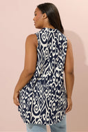 חולצה בלי שרוולים עם דוגמה אבסטרקטית ופירוט כפתורים במידות גדולות 322678