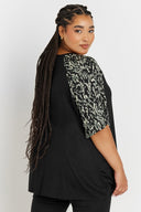 טישירט במידות גדולות שרוול קצר צווארון עגול עם הדפס 303734