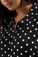 טישירט במידות גדולות ללא שרוולים צווארון פולו פרטי כפתורים דוגמת נקודות 303958