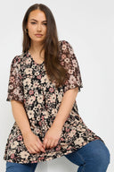 חולצה במידות גדולות שרוול טול קצר צווארון V חזית עם קפלים 321996