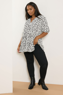 חולצה במידות גדולות חצי שרוול צווארון V שוליים פרנזים עם הדפס 322572