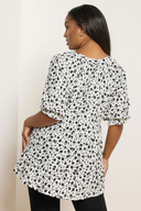 חולצה במידות גדולות חצי שרוול צווארון V שוליים פרנזים עם הדפס 322572