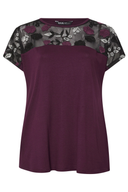 חולצה במידות גדולות עם צווארון עגול שרוולים קצרים ועיטורי פאייטים 322209