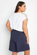 שורט במידות גדולות גזרה רחבה גומי במותן שתי כיסים קדמיים 144216