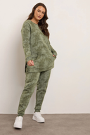 מכנסיים במידות גדולות גזרה צרה עם הדפס גומי במותן עם כיסים 304055