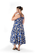 שמלה במידות גדולות גומי במותן עם כתפיות רחבות דוגמת פרחים T-80