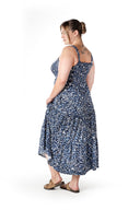 שמלה במידות גדולות גומי במותן עם כתפיות רחבות דוגמת פרחים T-84